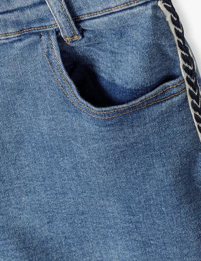 Jeansowe krótkie spodenki z lamówkami dla dziewczynki