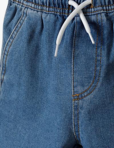 Krótkie spodenki jeansowe dla chłopca