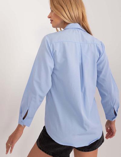 Jasnoniebieska klasyczna koszula damska z kieszenią