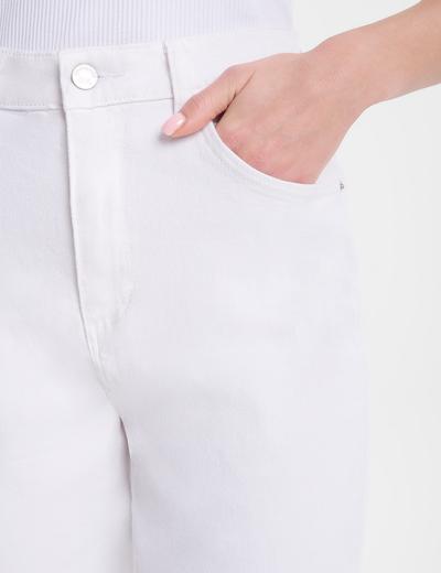 Spodnie jeansowe damskie mom fit białe