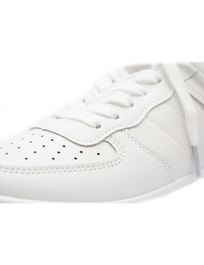 Buty sportowe damskie białe sznurowane