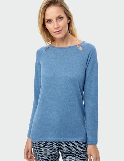 Dopasowany niebieski sweter damski z ozdobnymi wycięciami