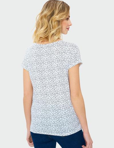Biały t-shirt damski w geometryczny wzór z krótkim rękawem