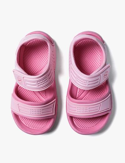 Różowe sandały dla dziewczynki