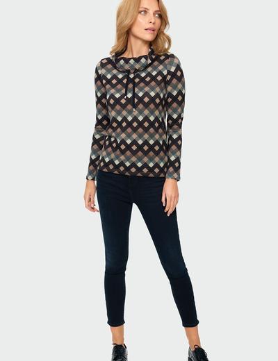 Sweter damski w geometryczne wzory