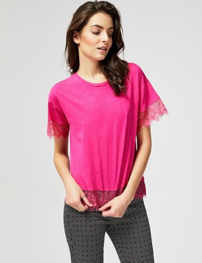 T-shirt damski bawełniany z koronkowymi wstawkami