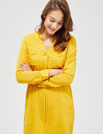 Żółta sukienka damska ze ściągaczem w pasie