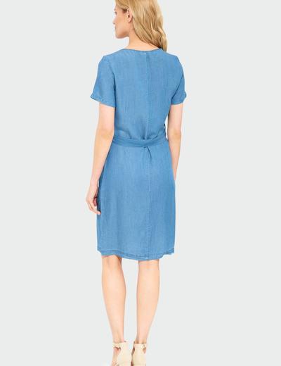 Niebieska dopasowana sukienka z lyocellu z paskiem podkreślającym talię