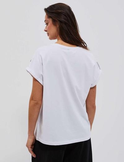 Biały t-shirt damski z kieszonką
