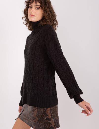 Czarny damski sweter z golfem z wiskozą