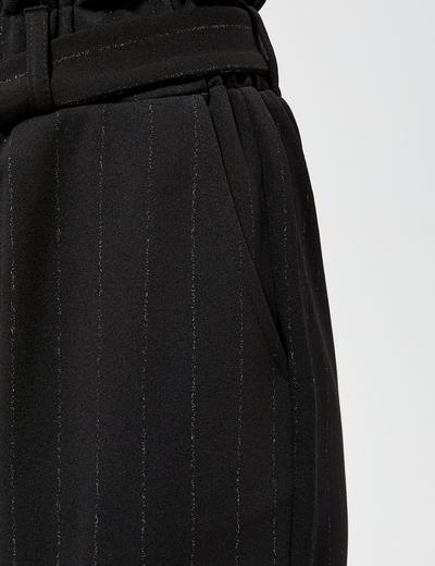 Spodnie damskie- czarne w metaliczne prążki
