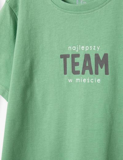 Bawełniany t-shirt męski z napisem Najlepszy Team w mieście - zielony