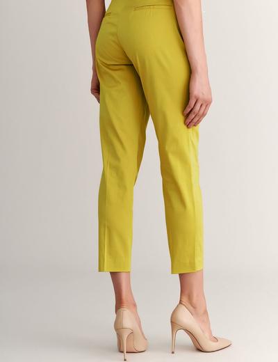 Spodnie damskie z ozdobnym paskiem Tatuum - żółte