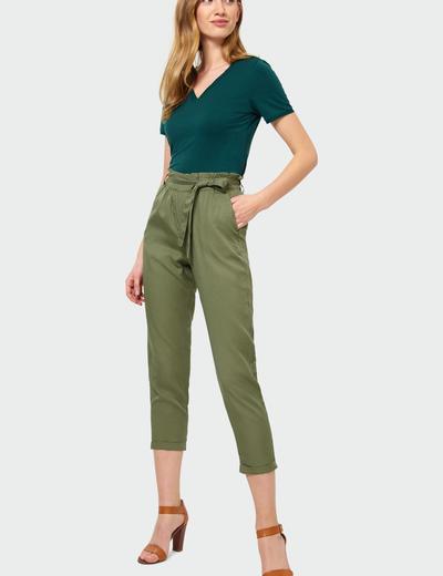 Zielone luźne spodnie z lyocellu z paskiem