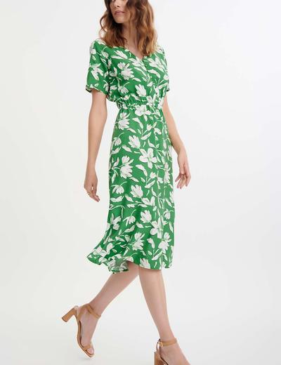 Zielona damska sukienka midi z krótkim rękawem w kwiaty