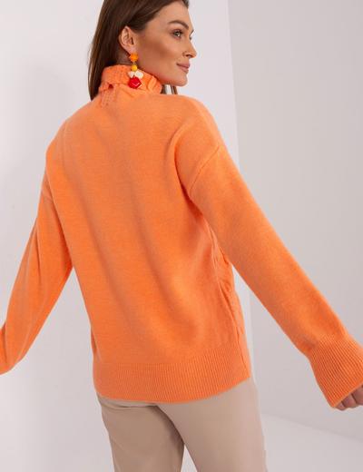 Damski sweter z golfem jasny pomarańczowy