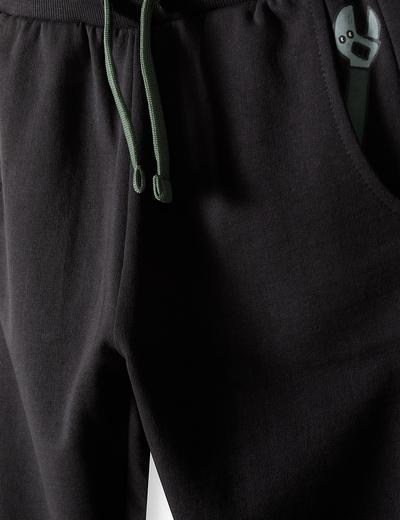 Grafitowe spodnie dresowe z nadrukiem klucza w kieszeni