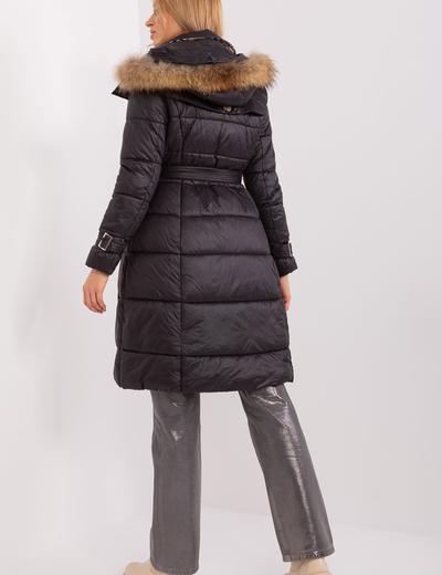 Czarna pikowana kurtka zimowa z guzikami