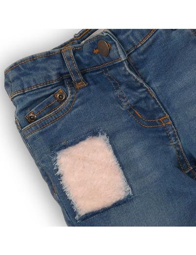 Spodnie dziewczęce jeansowe z łatami