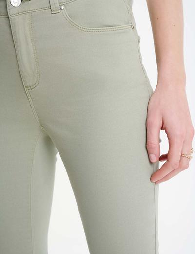 Jasnozielone spodnie slim damskie