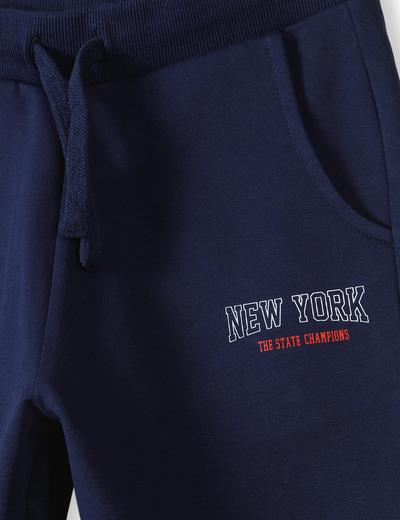 Granatowe spodnie dresowe - regular New York - Lincoln&Sharks