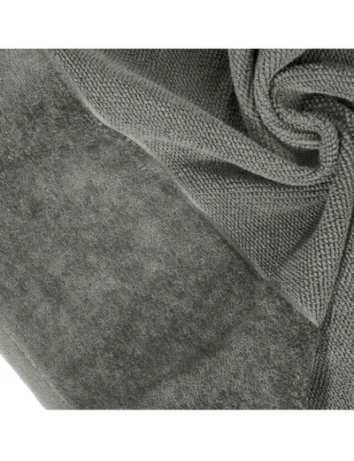 Szary ręcznik 70x140 cm z ozdobnym pasem