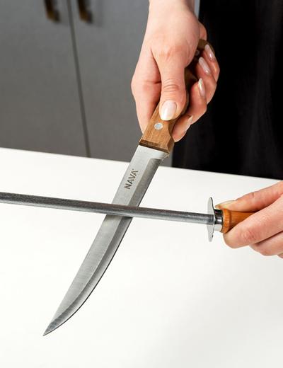 Ostrzałka stalowa do noży z drewnianym uchwytem