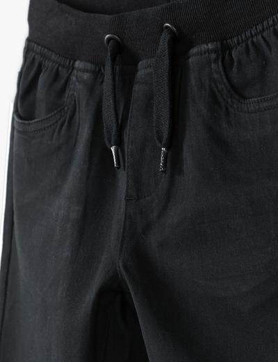 Spodnie chłopięce w kolorze czarnym