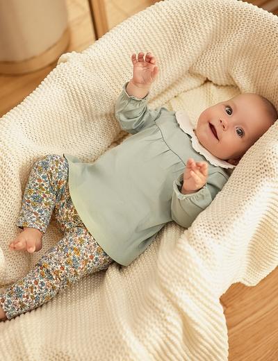 Bawełniana bluzka niemowlęca z białym kołnierzykiem