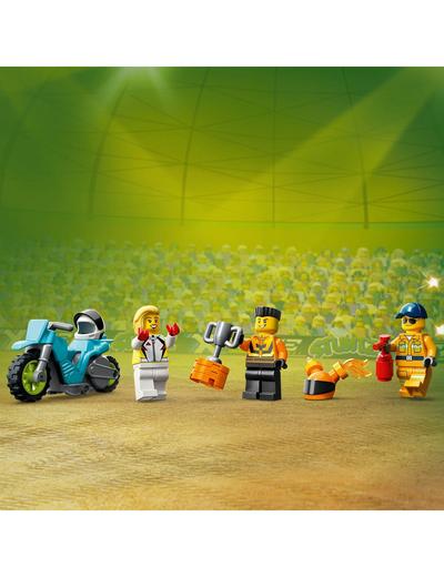 Klocki LEGO City 60357 - Wyzwanie kaskaderskie - ciężarówka i ogniste obręcze