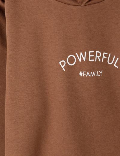 Bluza chłopięca nierozpinana z kapturem z napisem Powerful Family brązowa