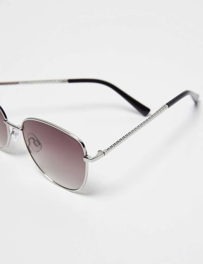 Okulary przeciwsłoneczne z metalowymi srebrnymi oprawkami