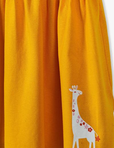 Pomarańczowa sukienka z falbanami i miękkim nadrukiem