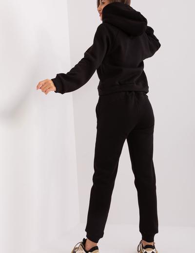 Czarny dresowy komplet basic ze spodniami