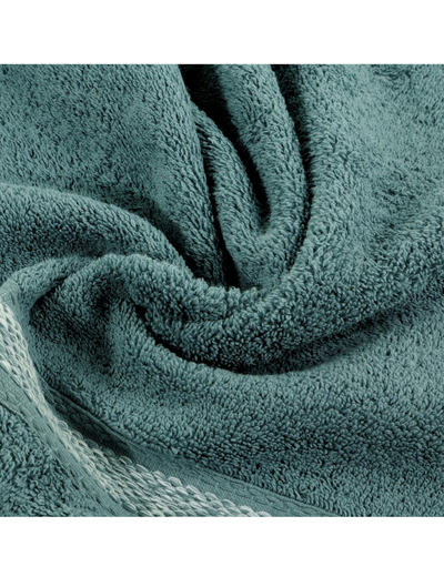 Miętowy ręcznik 70x140 cm z ozdobnym pasem