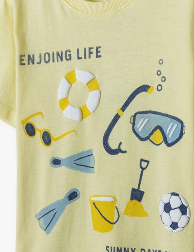 Żółty T-shirt z wakacyjnym nadrukiem