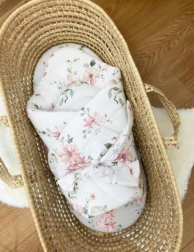 Dwustronny rożek niemowlęcy wykonany z wysokiej jakości bawełny- kwiaty