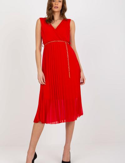 Czerwona midi sukienka plisowana z wiskozą