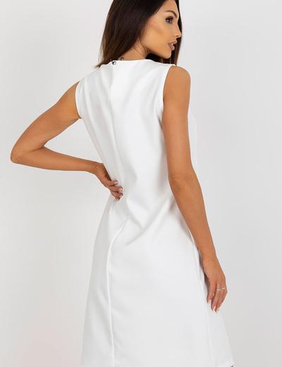 Biała sukienka koktajlowa z okrągłym dekoltem OCH BELLA