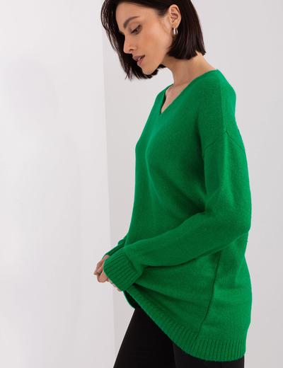 Luźny sweter damski zielony