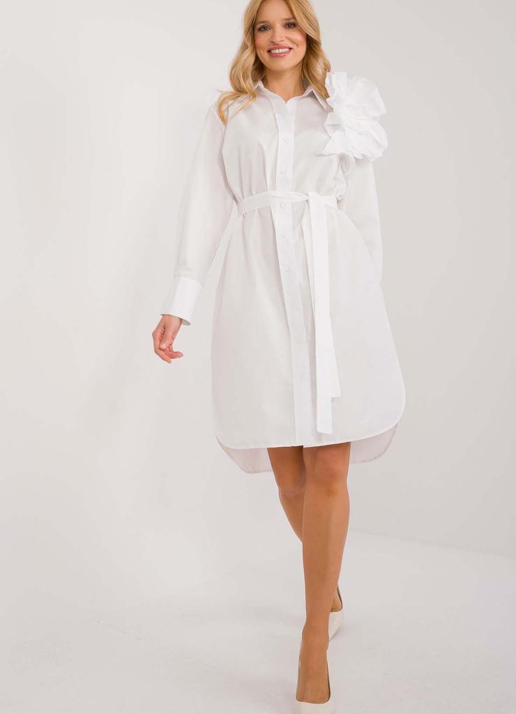 Asymetryczna sukienka szmizjerka z paskiem biała