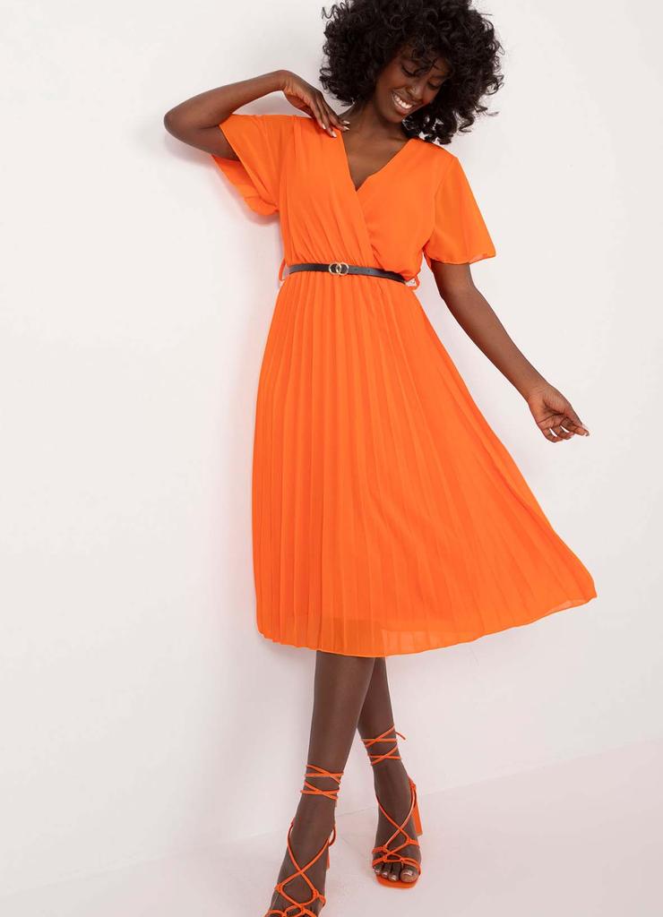 Elegancka plisowana sukienka midi z paskiem- pomarańczowa