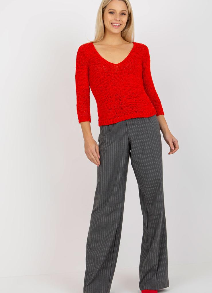 Czerwony krótki sweter klasyczny z dekoltem V