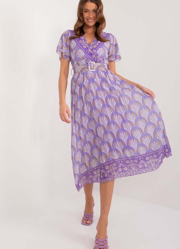 Wzorzysta sukienka z paskiem fioletowa