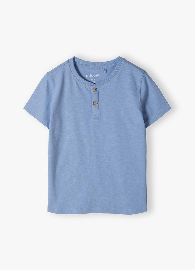 Niebieski t-shirt z brązowymi guzikami - 5.10.15.