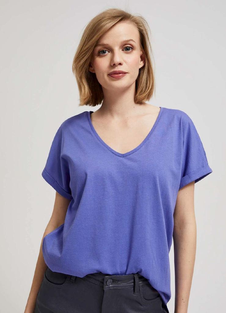 Fioletowy t-shirt damski z dekoltem w serek