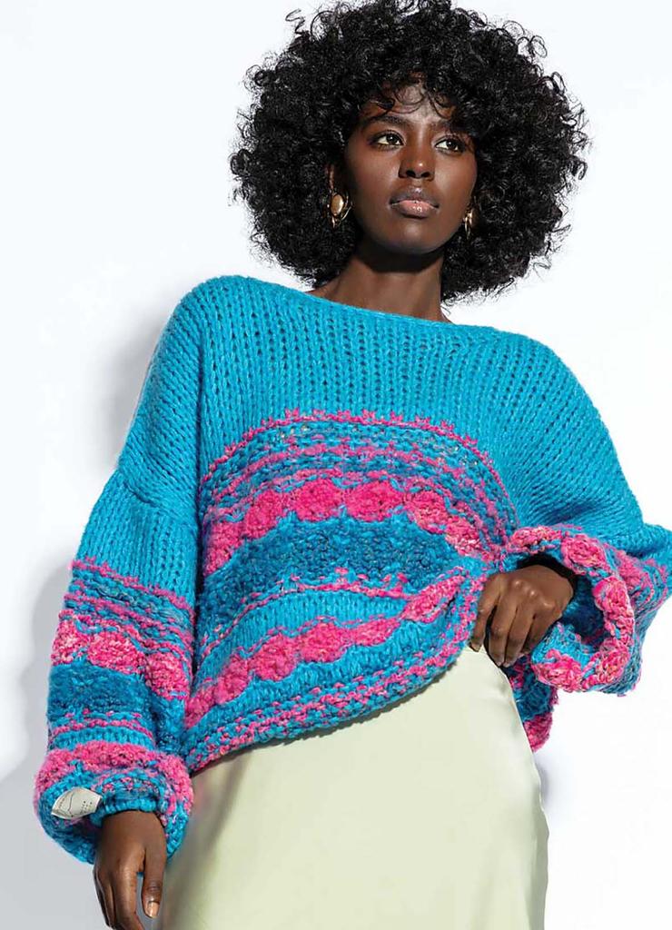 Kolorowy sweter damski z dzianiny Fobya niebieski