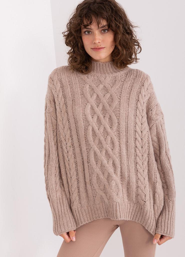 Ciemnobeżowy sweter z warkoczami o luźnym kroju