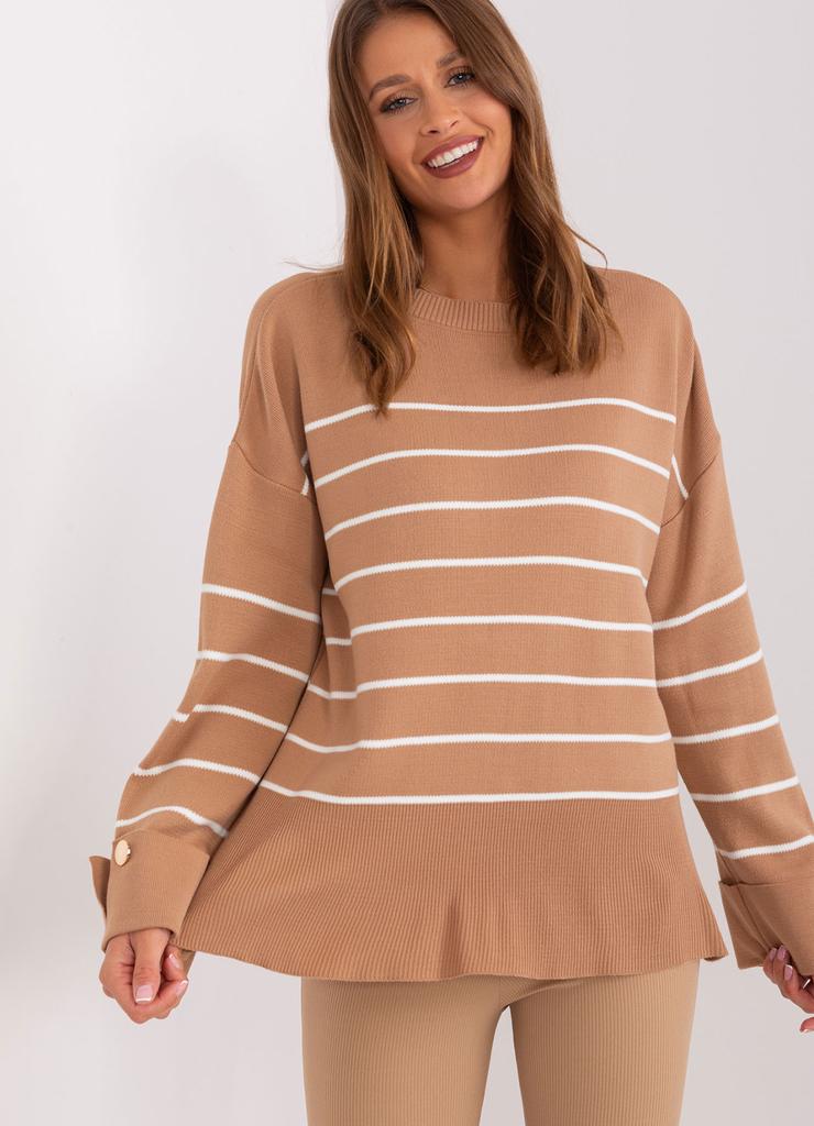 Camelowy sweter oversize z okrągłym dekoltem